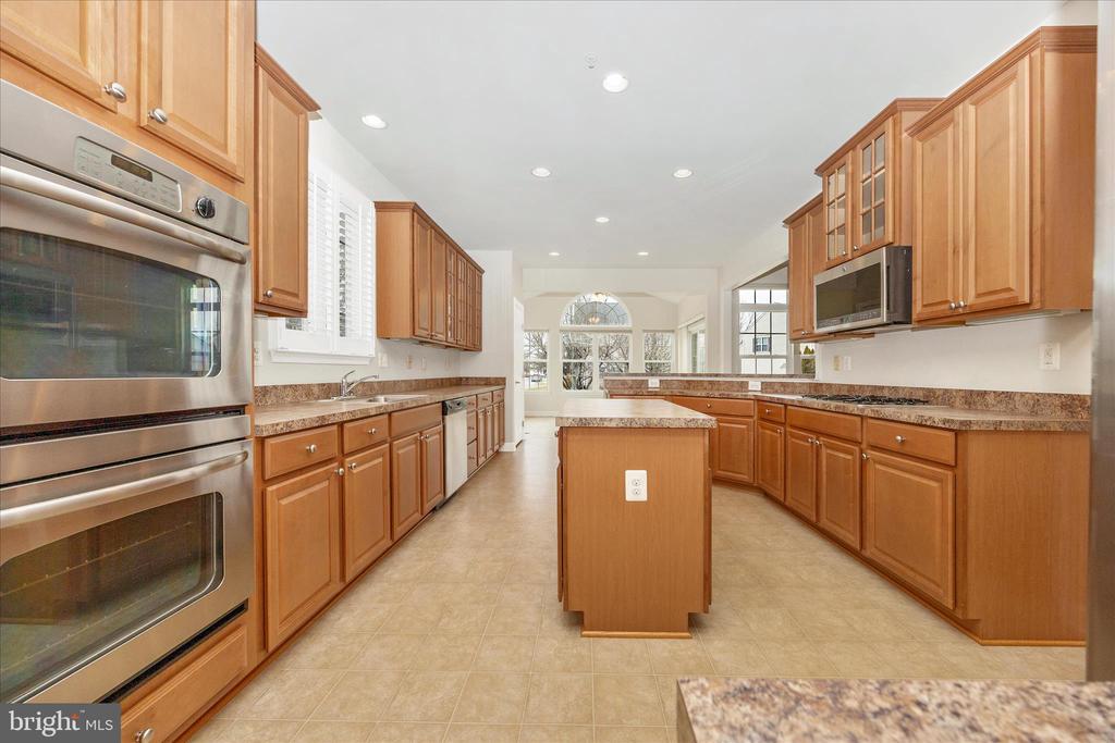 118 SUNLIGHT COURT