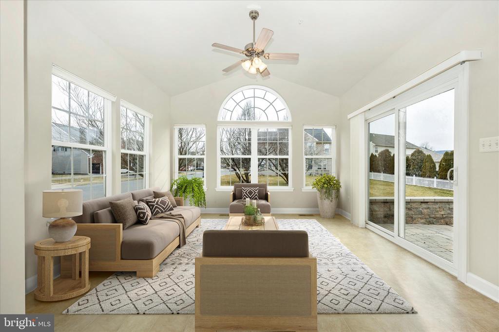 118 SUNLIGHT COURT