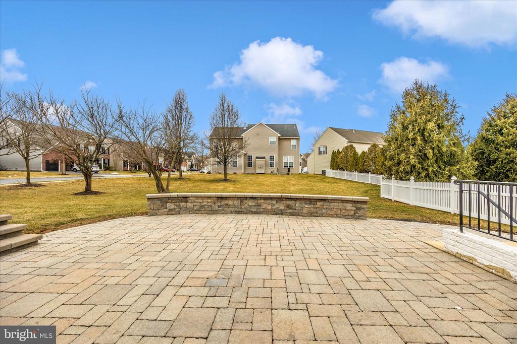 118 SUNLIGHT COURT