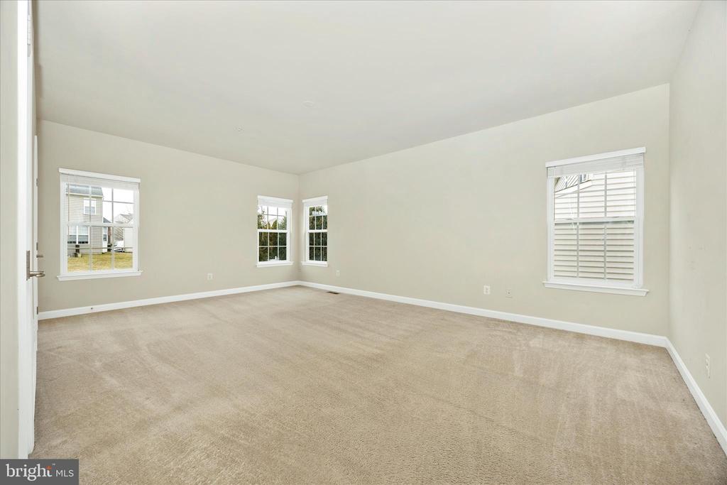 118 SUNLIGHT COURT
