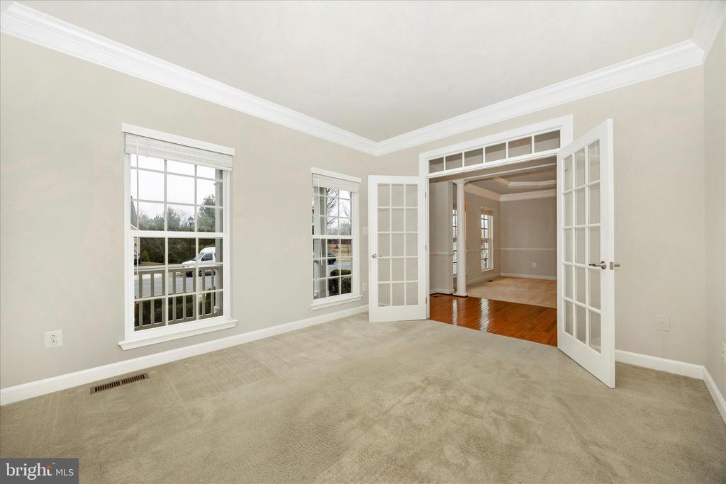 118 SUNLIGHT COURT