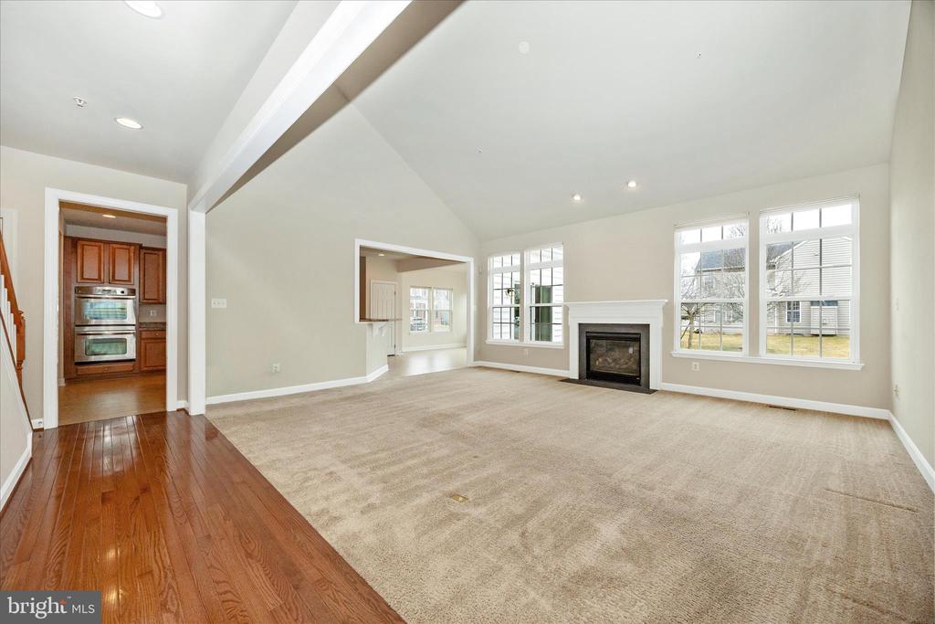 118 SUNLIGHT COURT