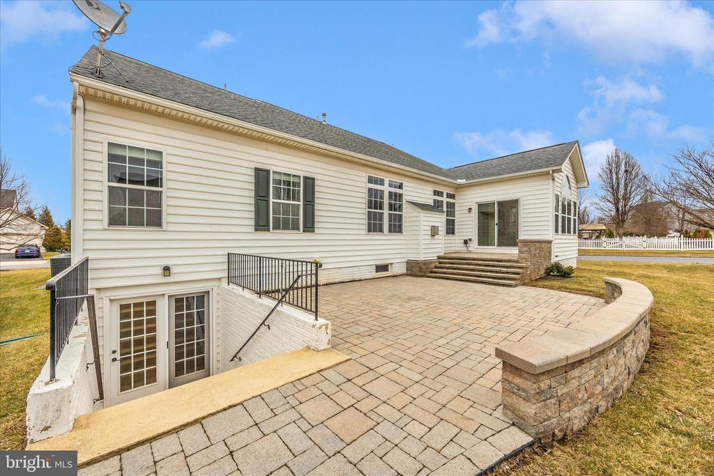 118 SUNLIGHT COURT