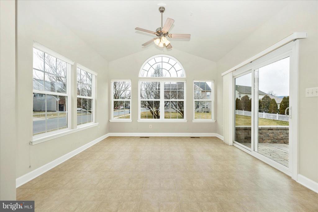 118 SUNLIGHT COURT