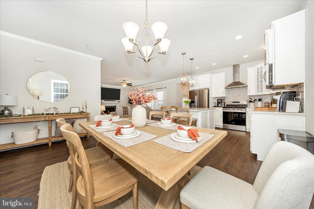 1600 HOBBLE TRAIL