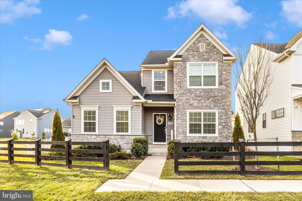1600 HOBBLE TRAIL