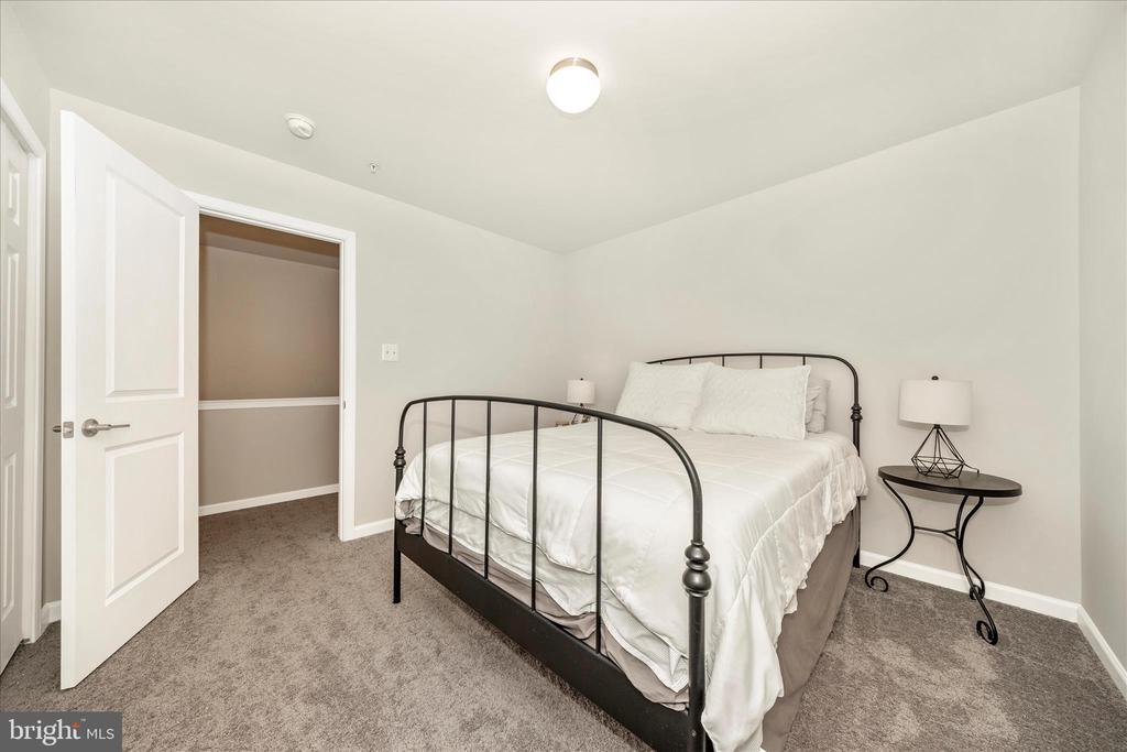 1600 HOBBLE TRAIL