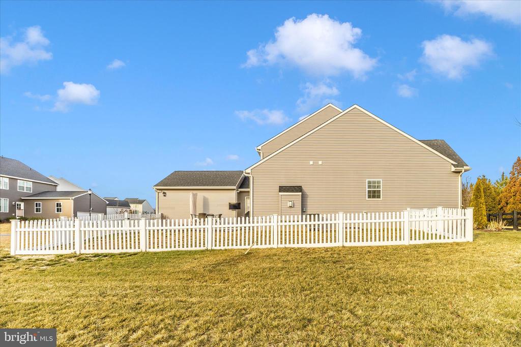 1600 HOBBLE TRAIL