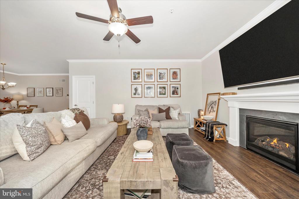 1600 HOBBLE TRAIL
