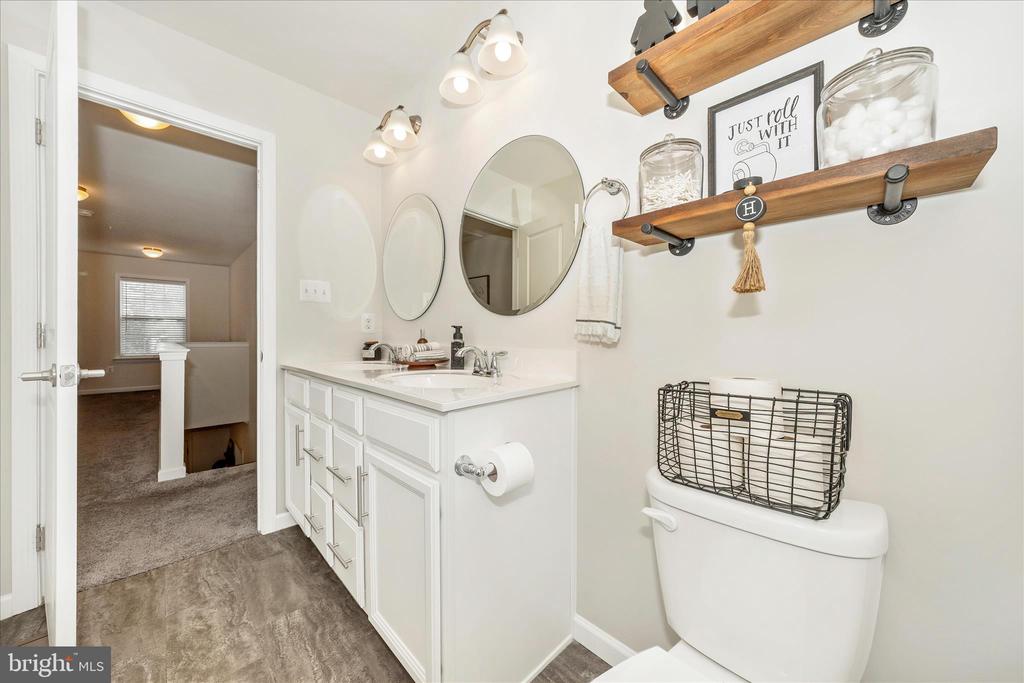1600 HOBBLE TRAIL