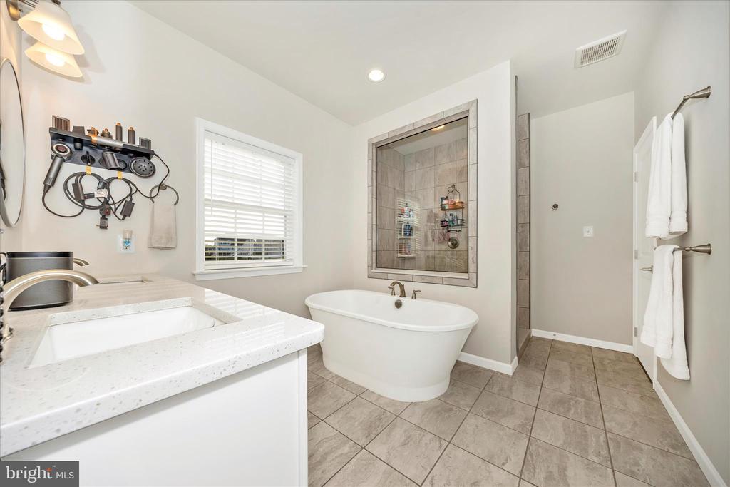 1600 HOBBLE TRAIL