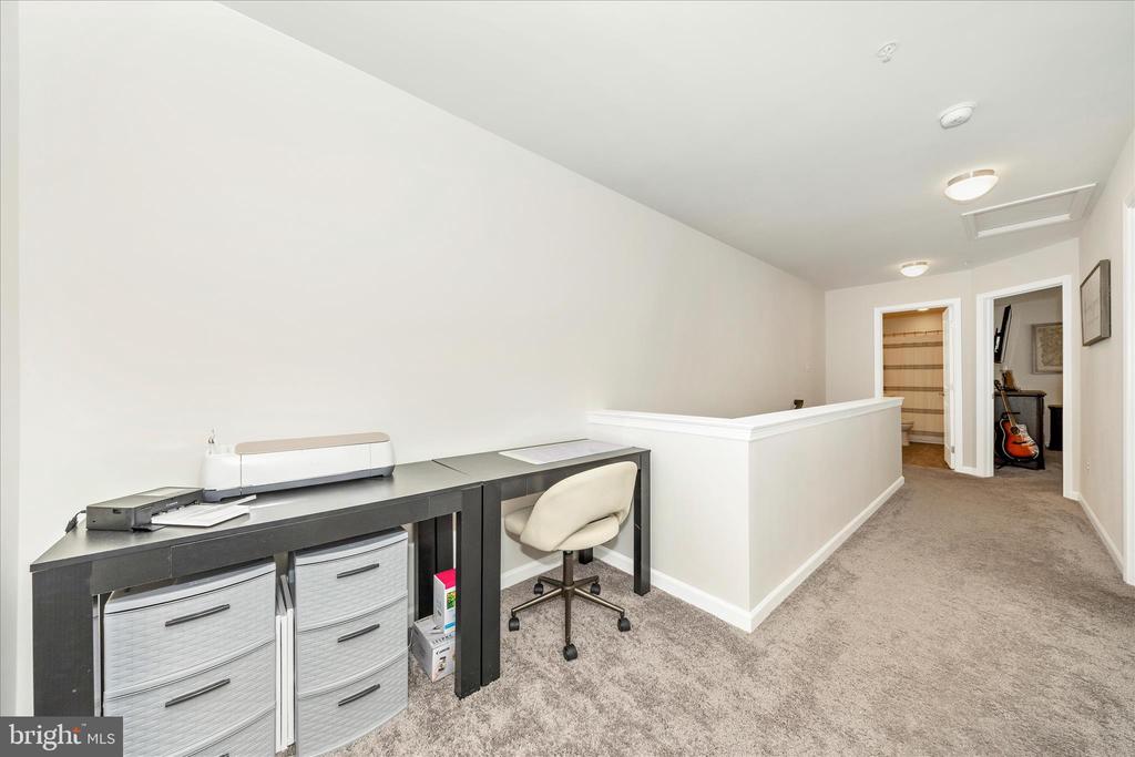 1600 HOBBLE TRAIL