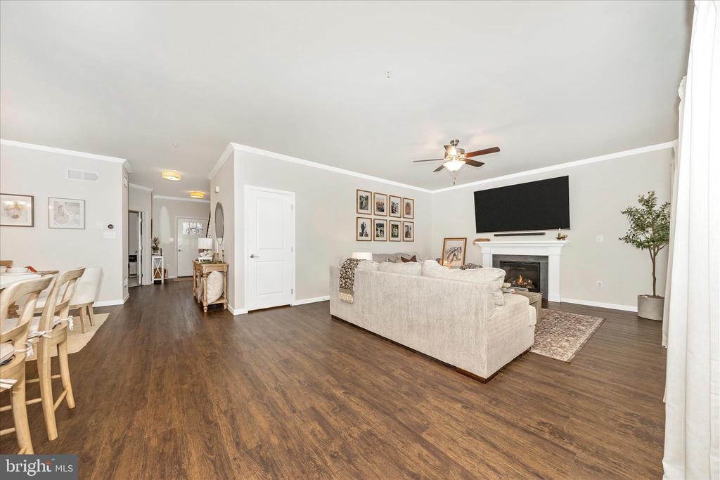 1600 HOBBLE TRAIL
