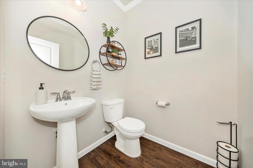 1600 HOBBLE TRAIL