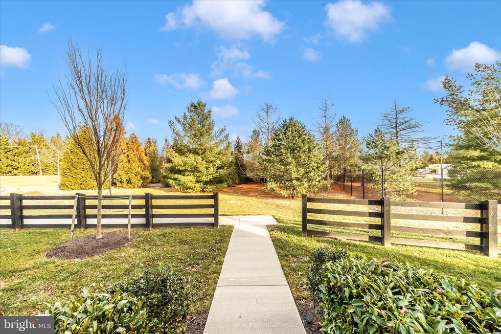 1600 HOBBLE TRAIL