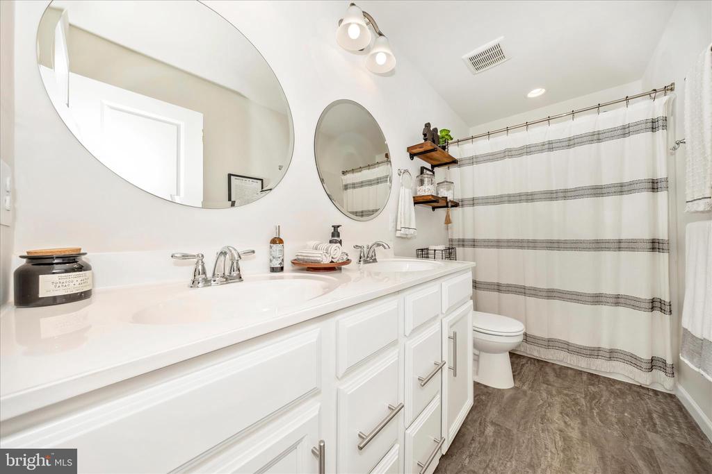 1600 HOBBLE TRAIL
