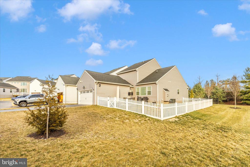 1600 HOBBLE TRAIL