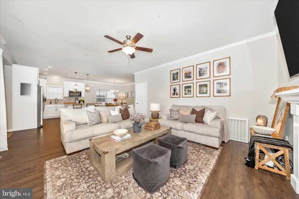 1600 HOBBLE TRAIL