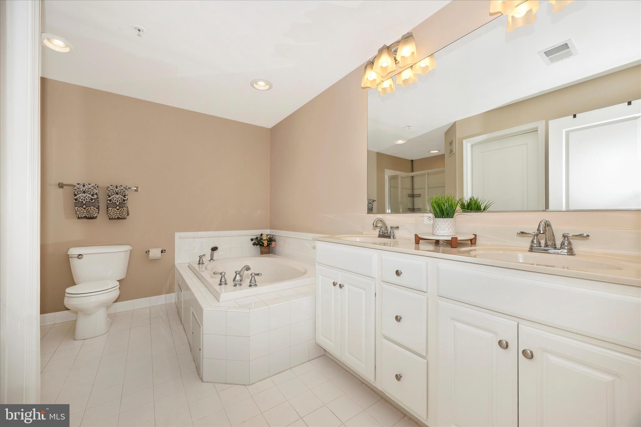 1788 POOLSIDE WAY A 21-A