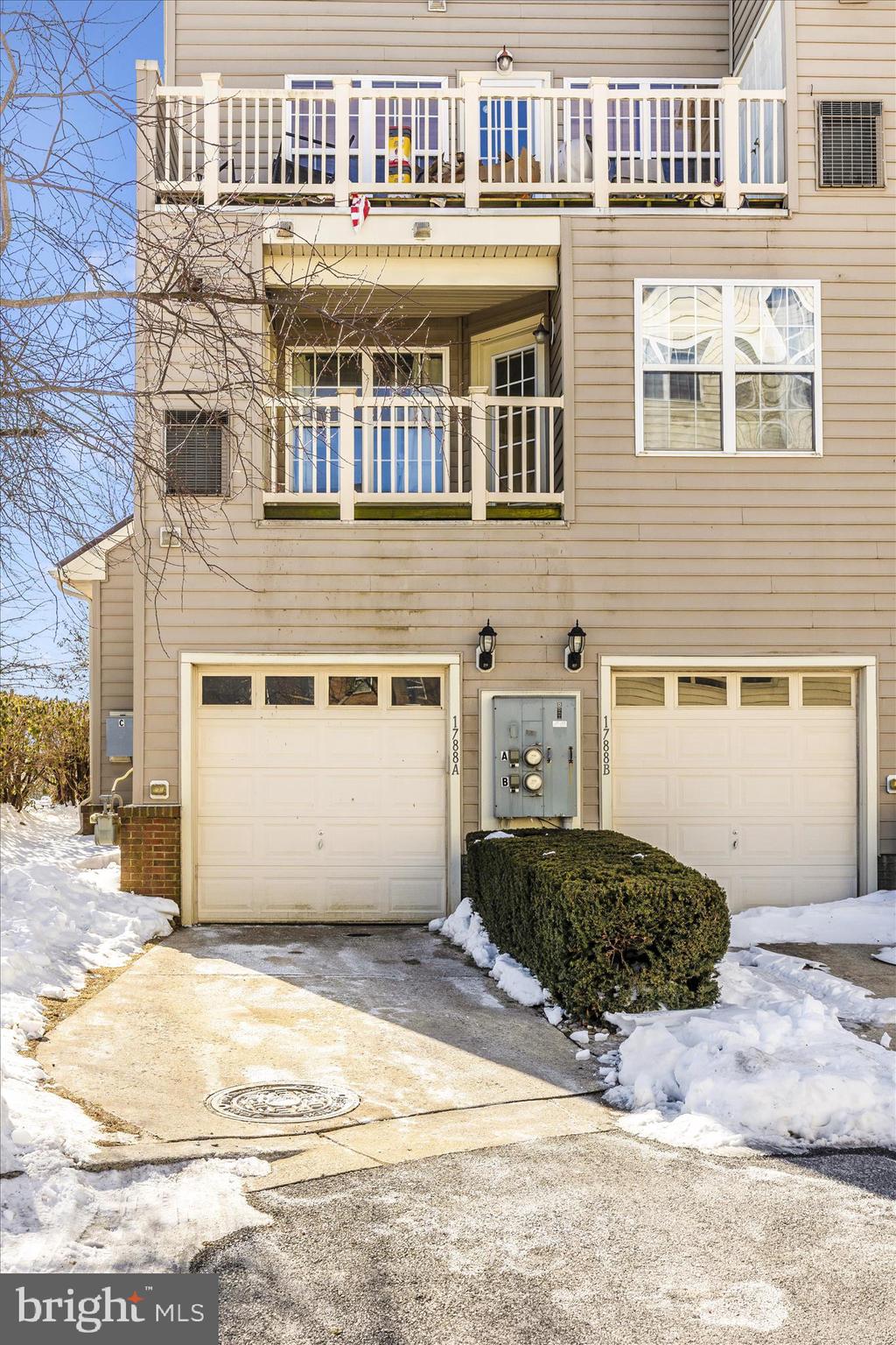 1788 POOLSIDE WAY A 21-A