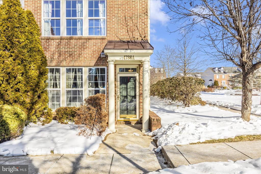 1788 POOLSIDE WAY A 21-A
