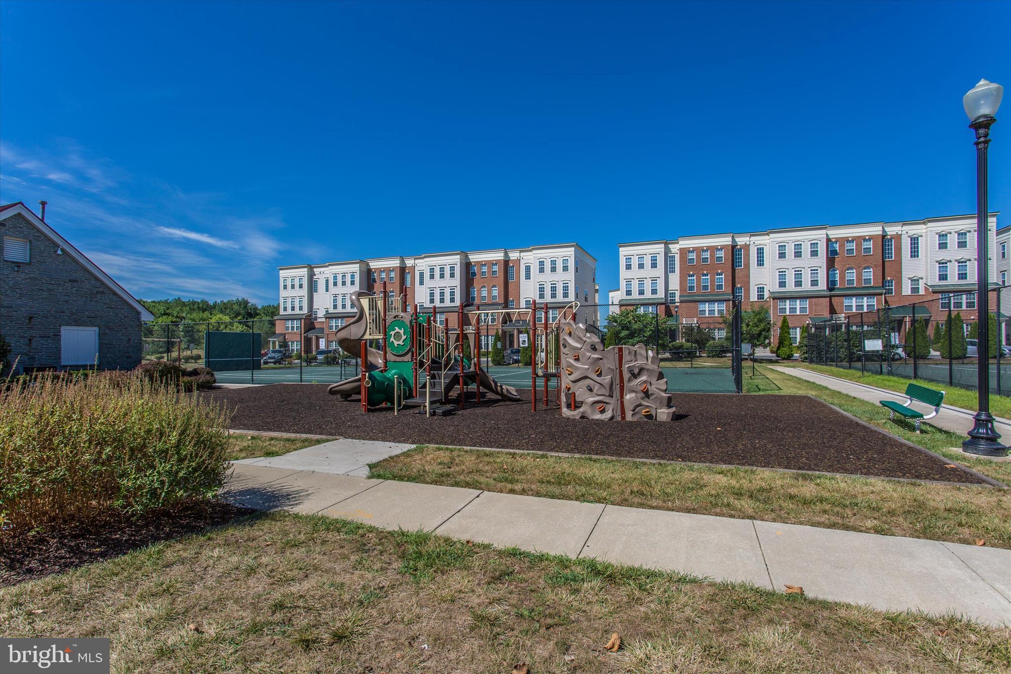 1788 POOLSIDE WAY A 21-A