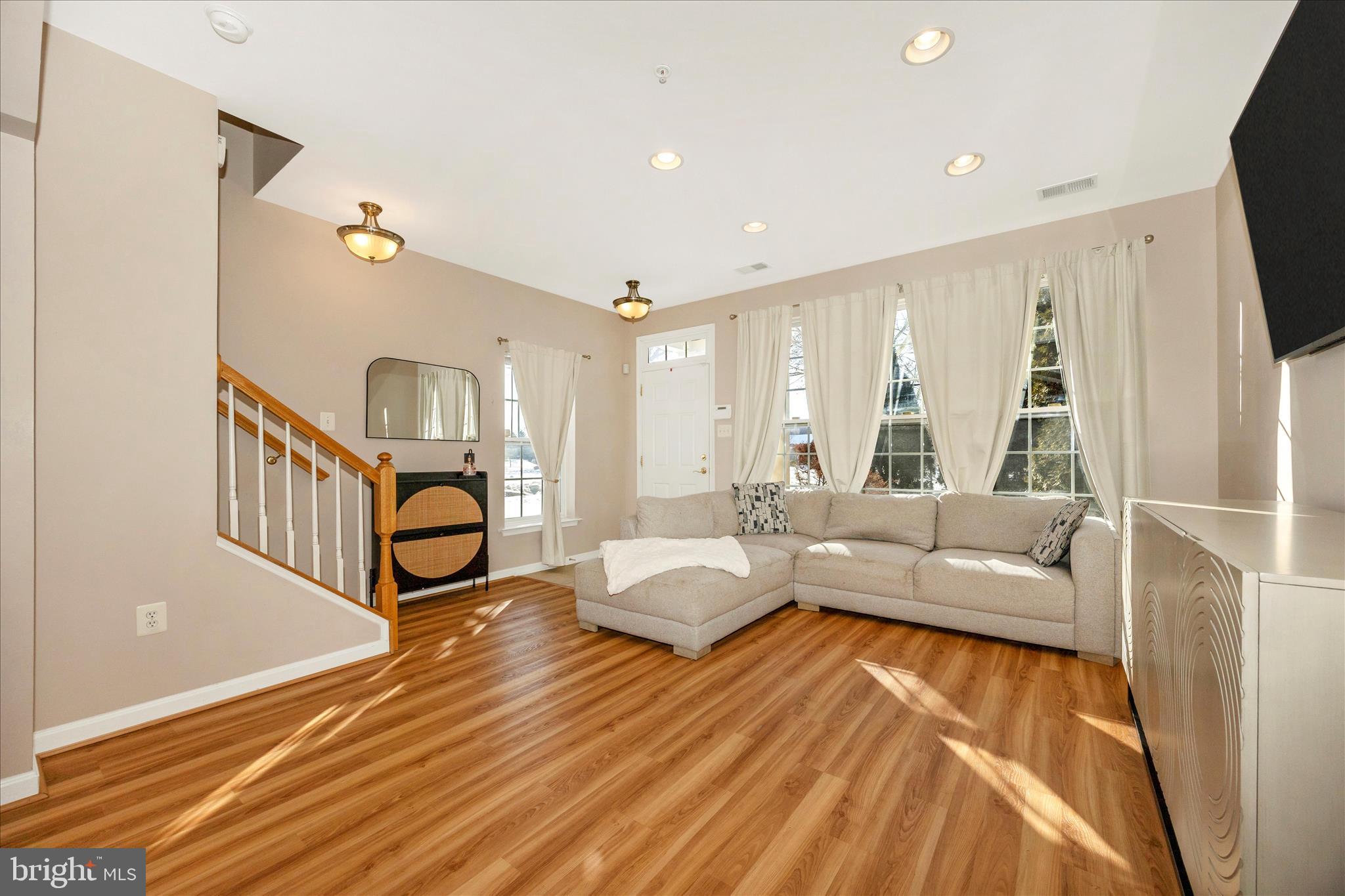 1788 POOLSIDE WAY A 21-A