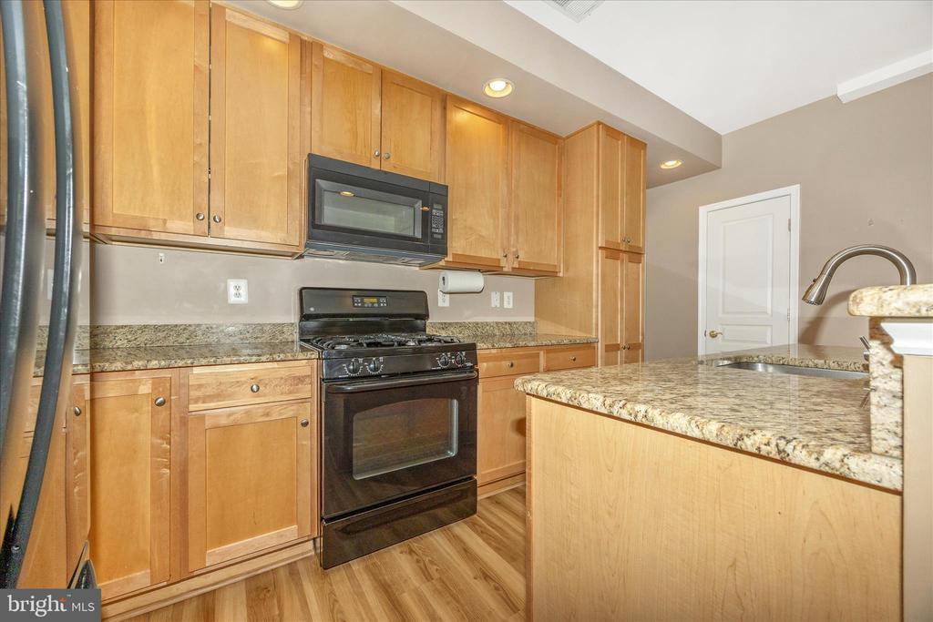 1788 POOLSIDE WAY A 21-A