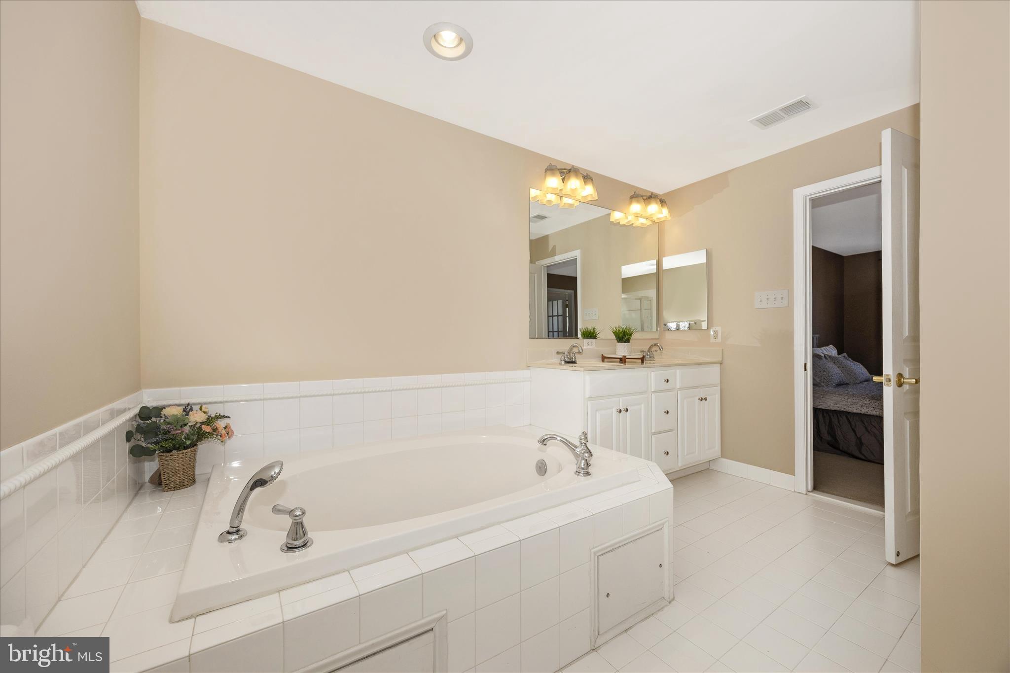 1788 POOLSIDE WAY A 21-A