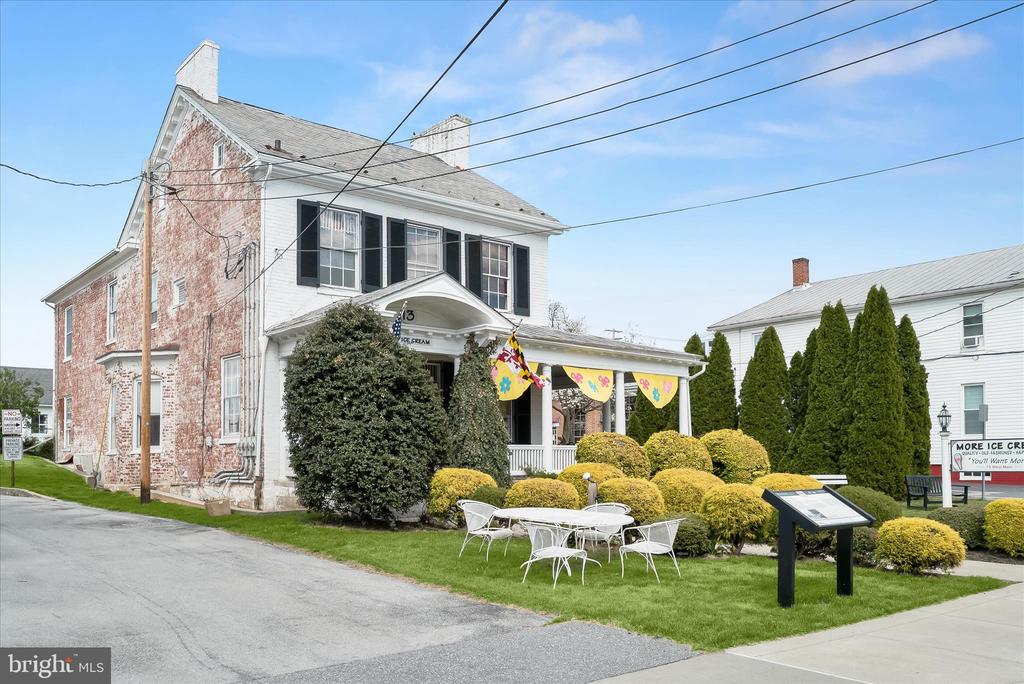 4209 MARYLAND COURT