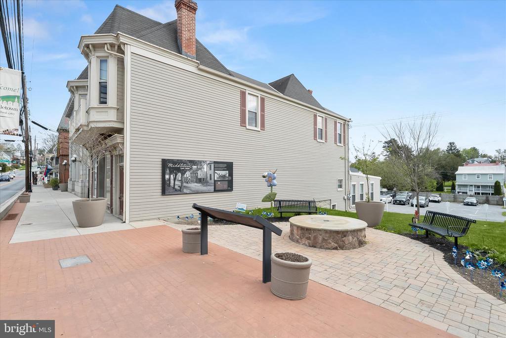 4209 MARYLAND COURT