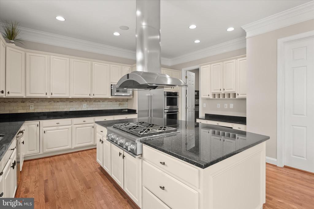 4209 MARYLAND COURT