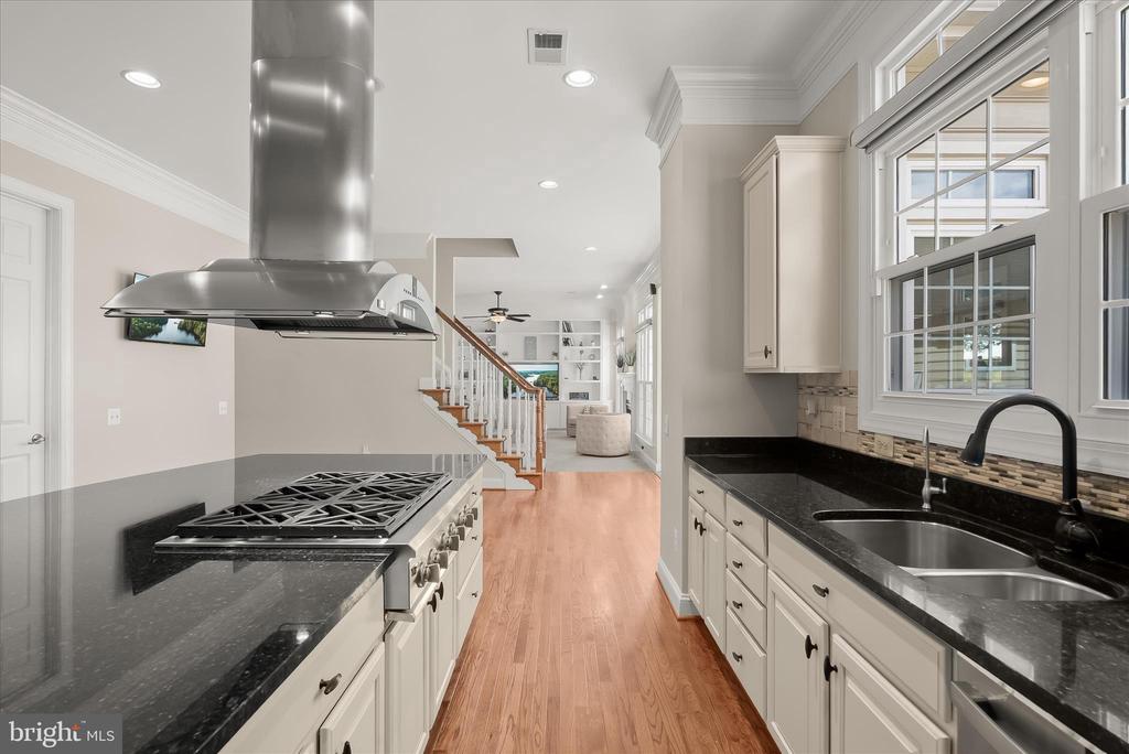 4209 MARYLAND COURT