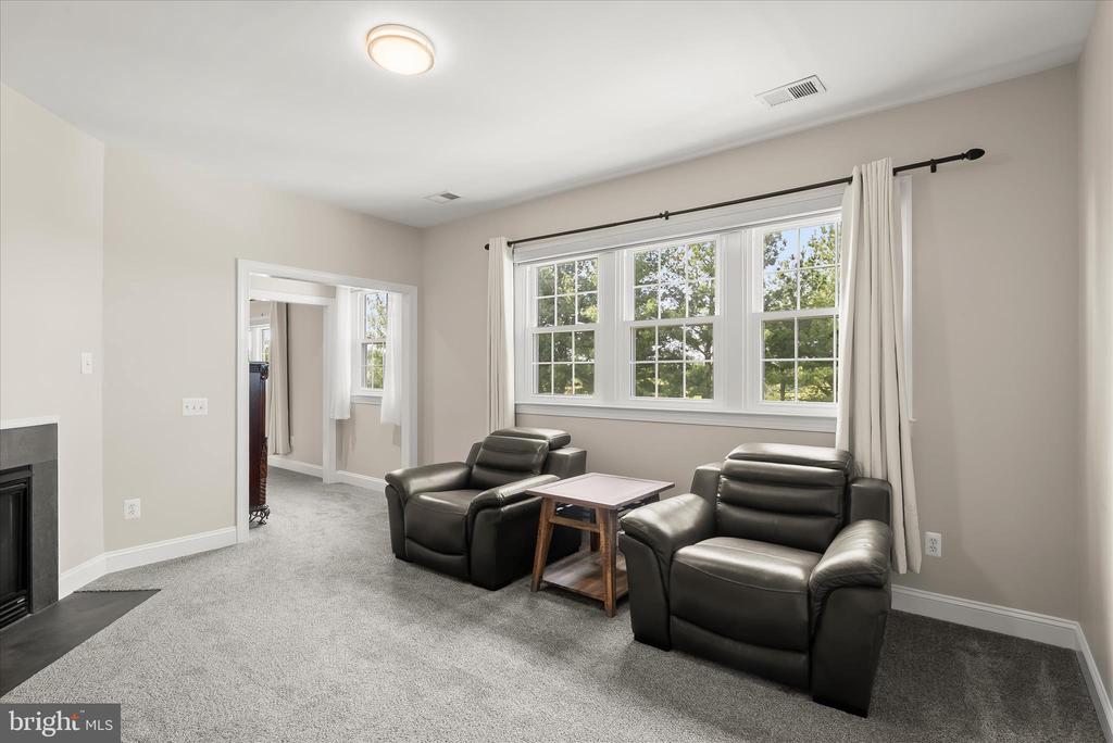 4209 MARYLAND COURT