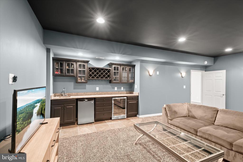 4209 MARYLAND COURT