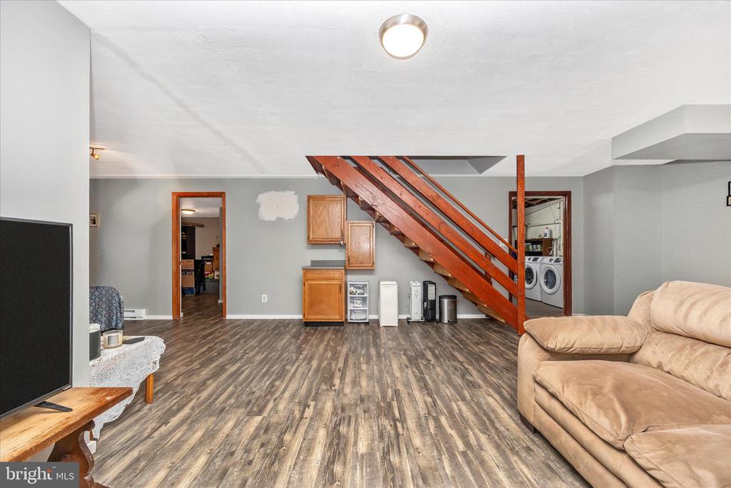 23 E F STREET