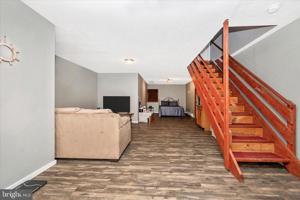 23 E F STREET