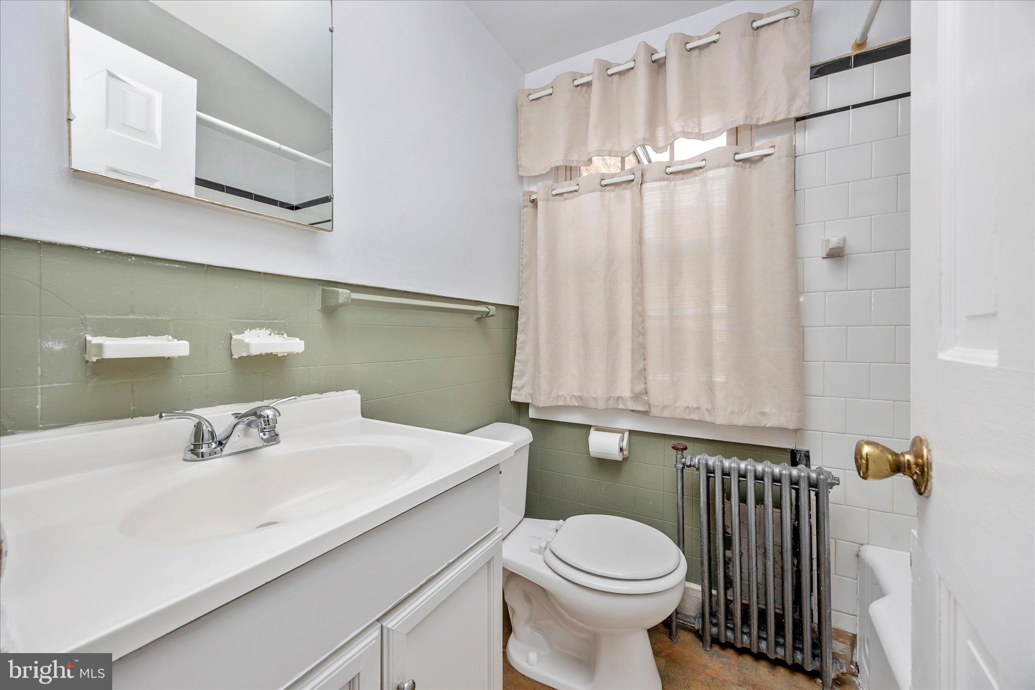 23-25-27 S MARKET STREET