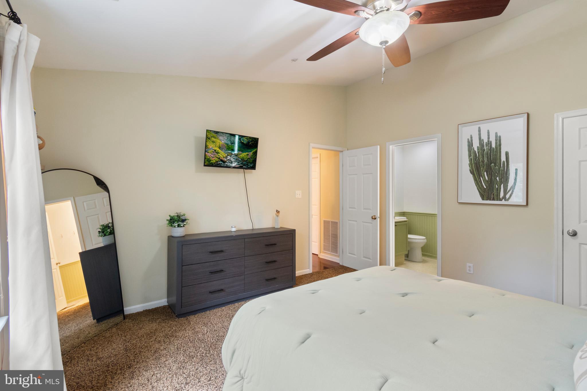 2406 ELLSWORTH WAY 3B