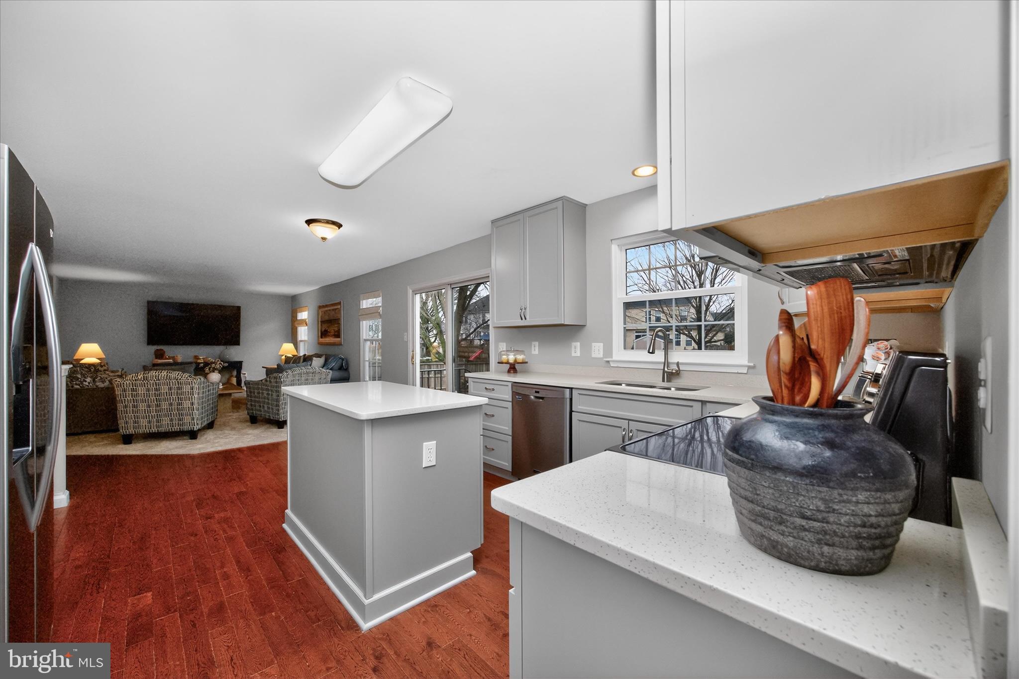 2105 TWIN PEAKS COURT