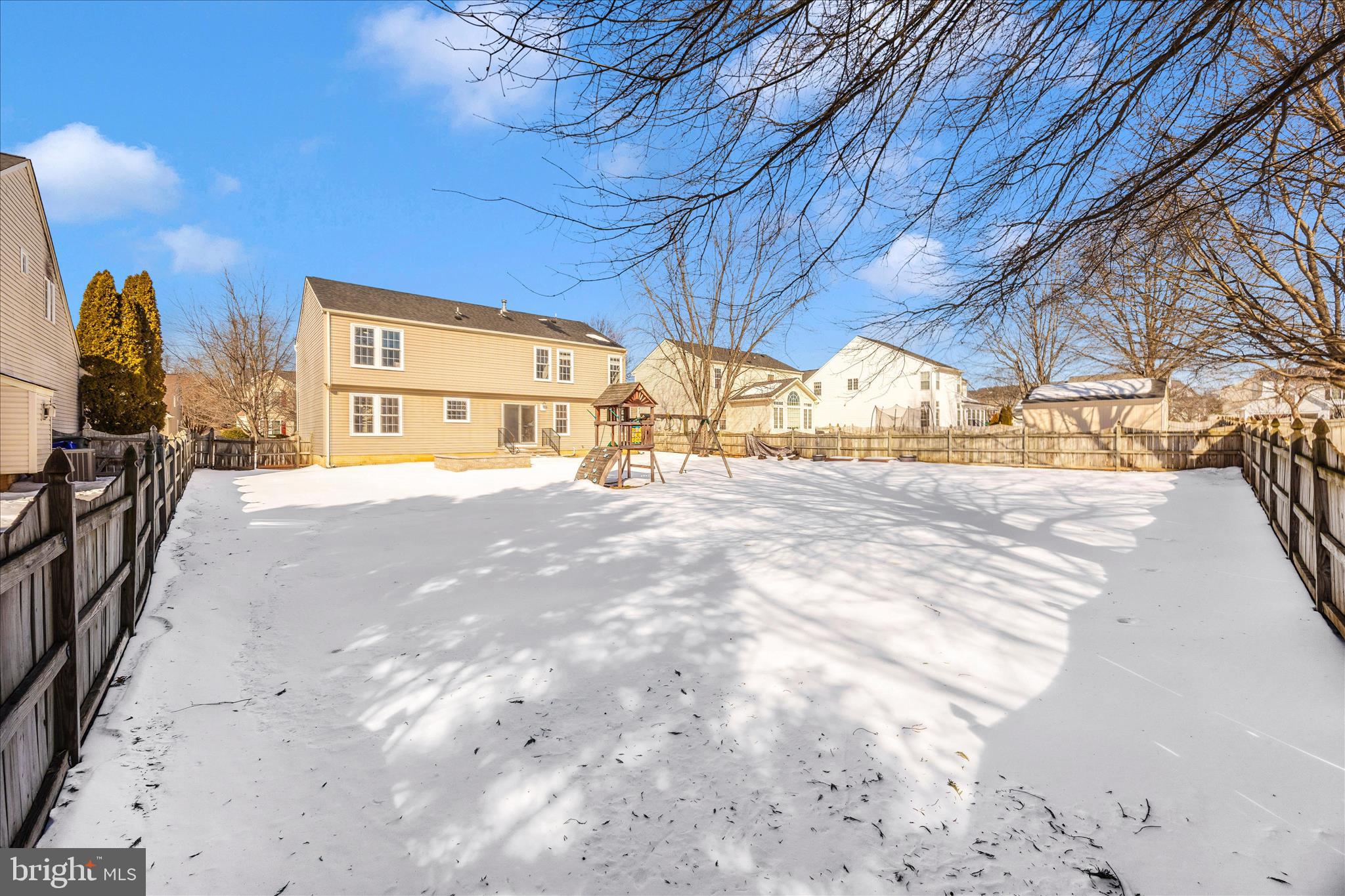 2105 TWIN PEAKS COURT