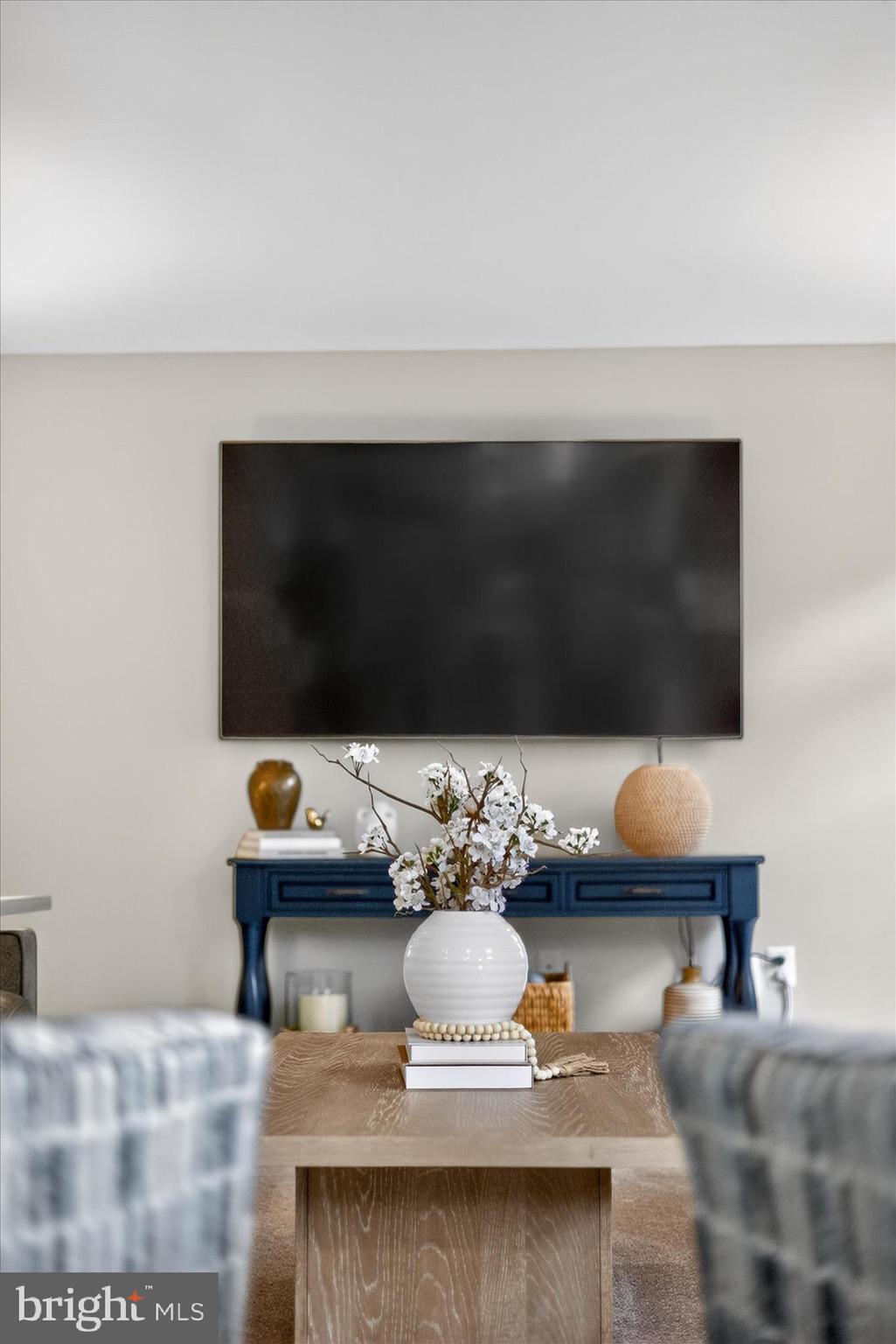 2105 TWIN PEAKS COURT