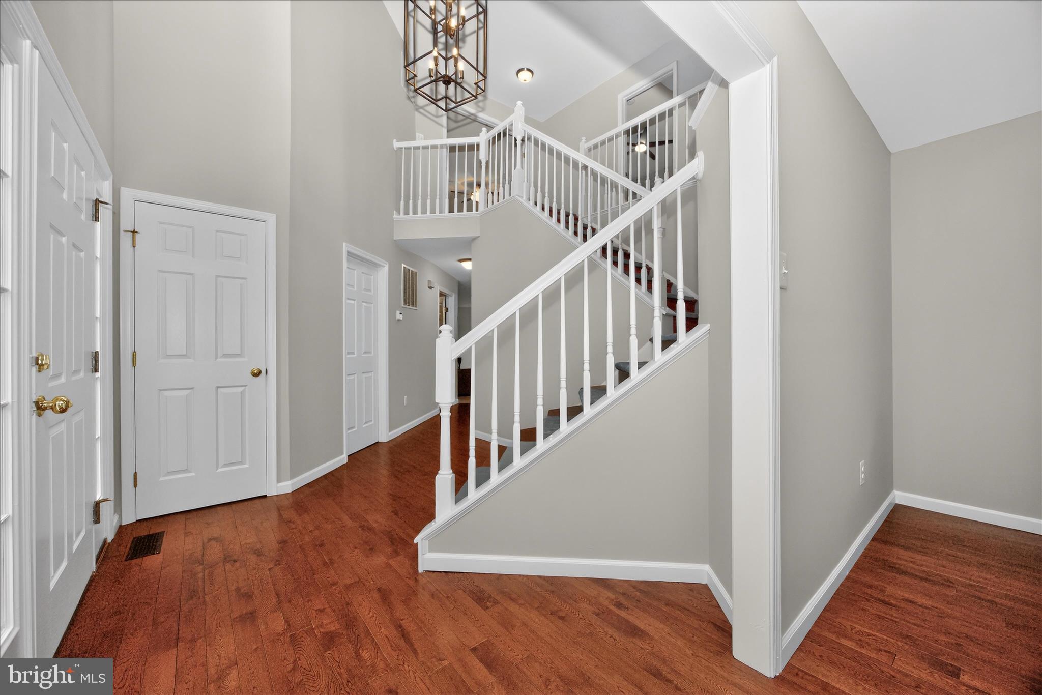 2105 TWIN PEAKS COURT