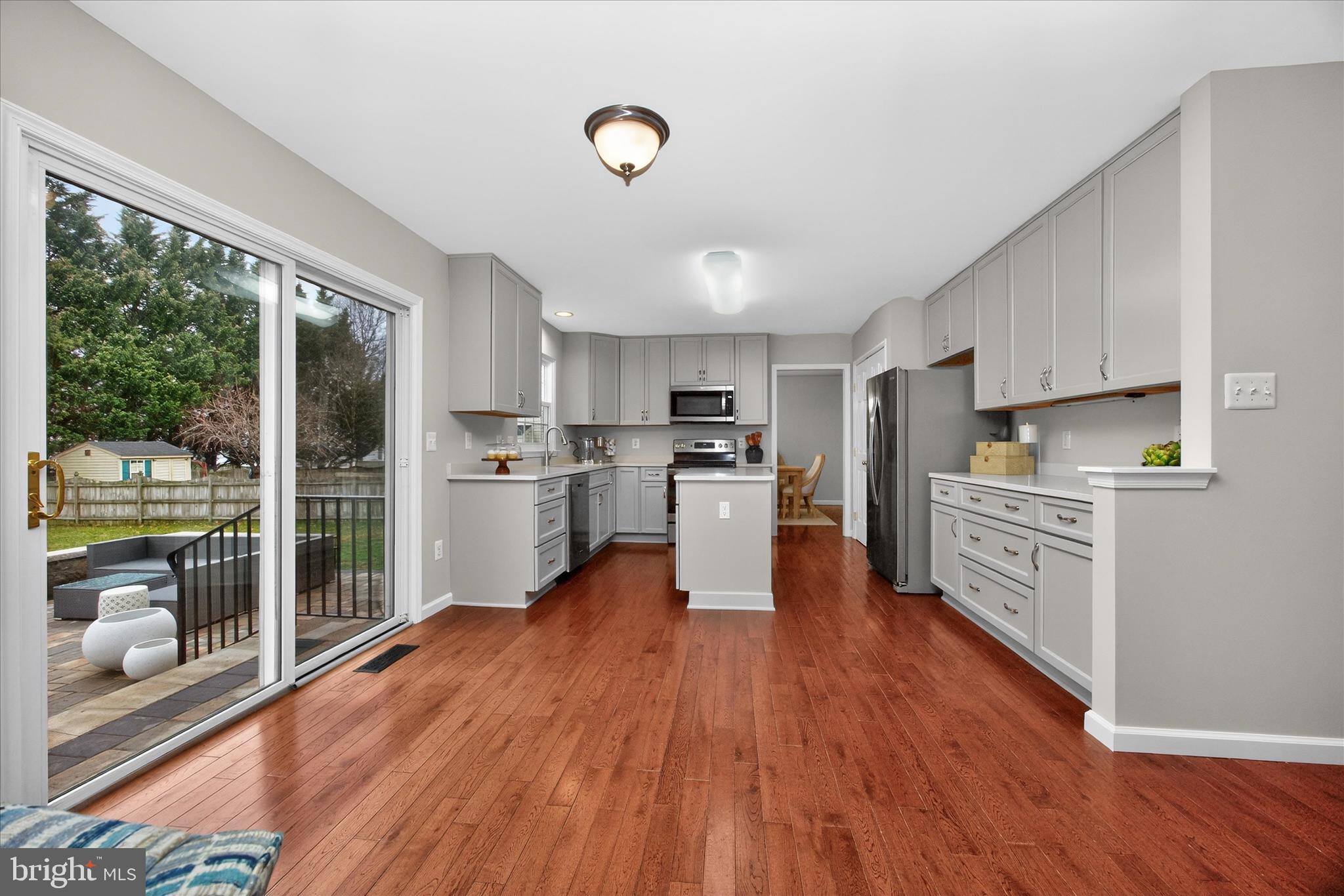 2105 TWIN PEAKS COURT