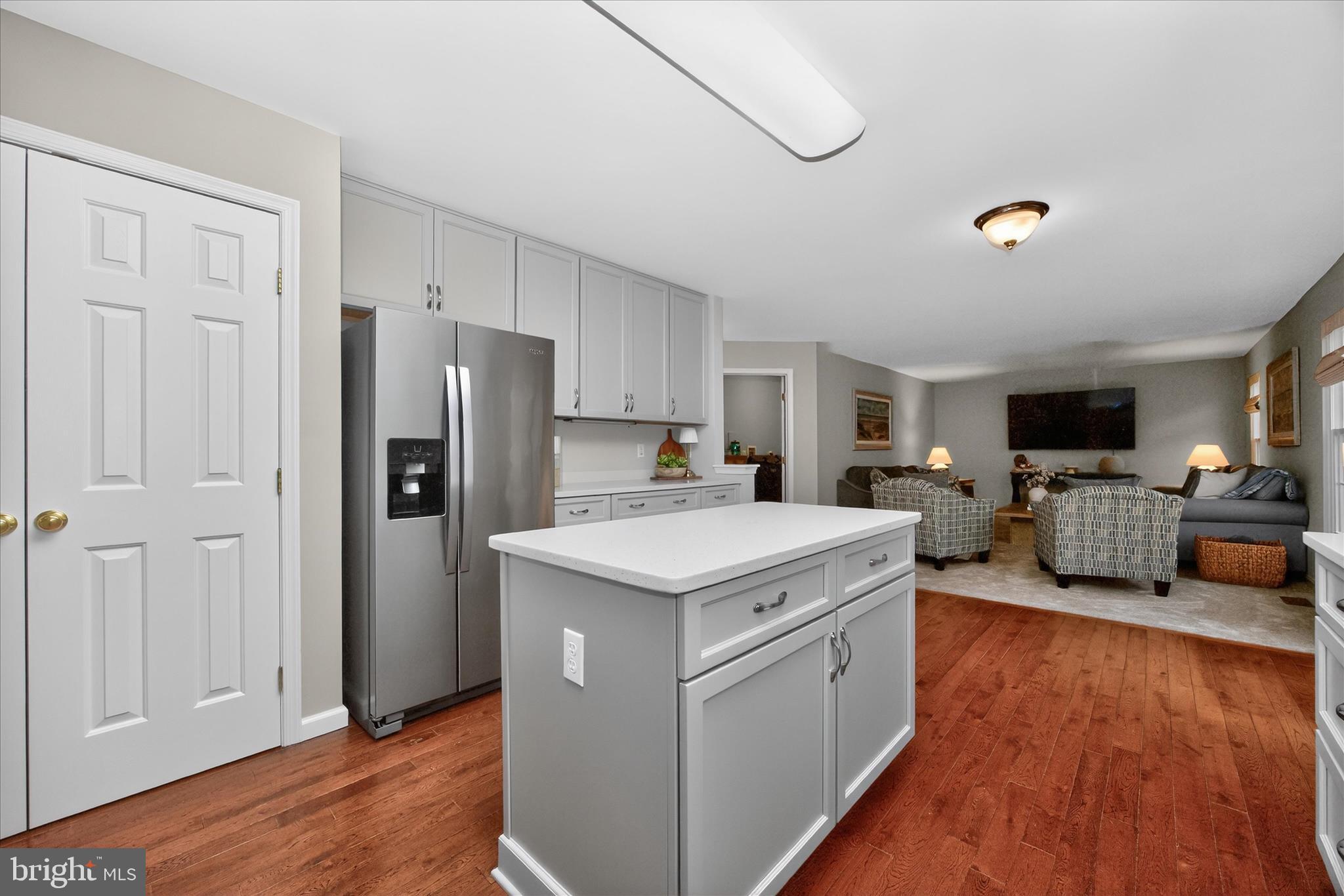 2105 TWIN PEAKS COURT