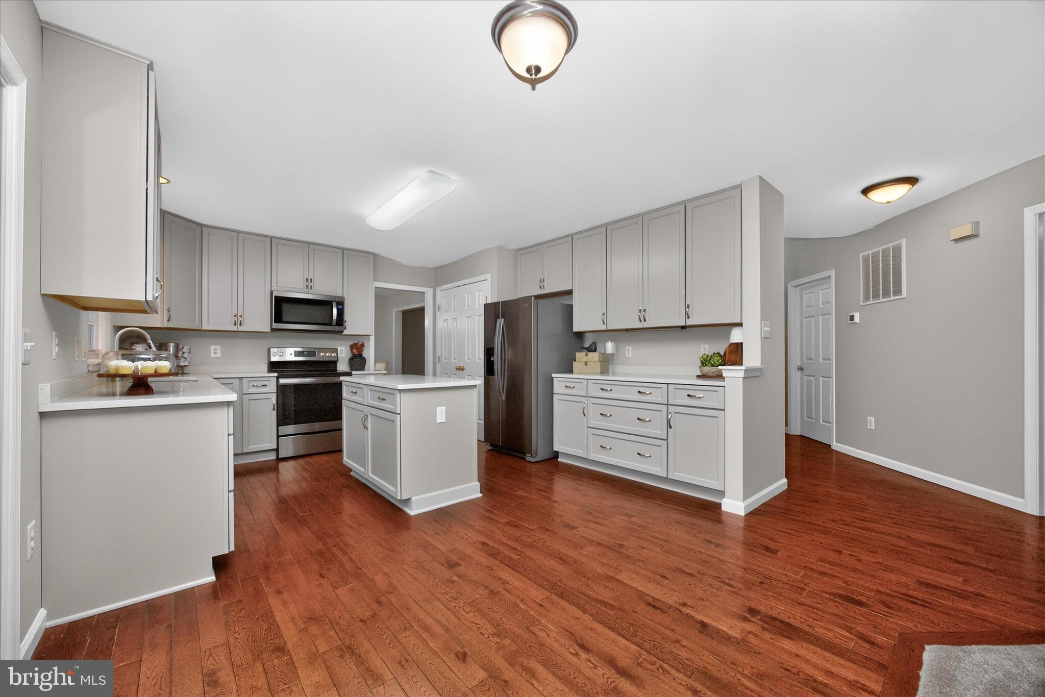 2105 TWIN PEAKS COURT