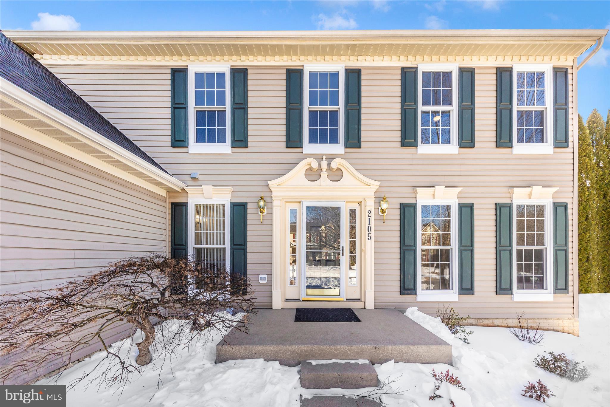 2105 TWIN PEAKS COURT