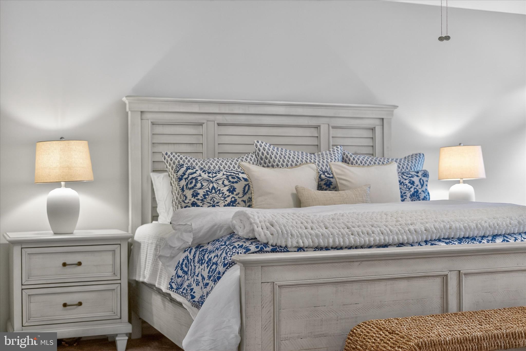 2105 TWIN PEAKS COURT