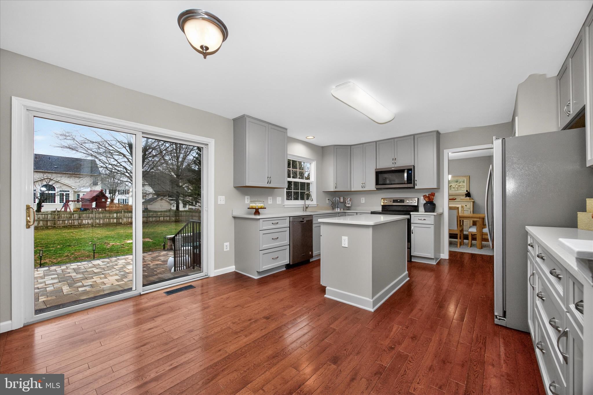 2105 TWIN PEAKS COURT