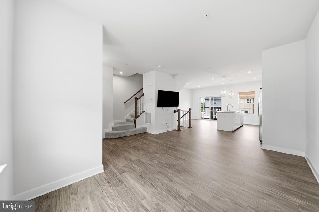 10704 LAMOKA LANE